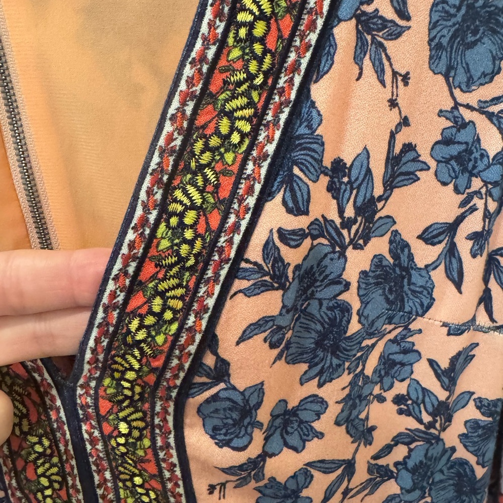 Alice + Olivia dress Multicolor Long Sleeve empire waist w. side openings. S 10. - Picture 8 of 15
